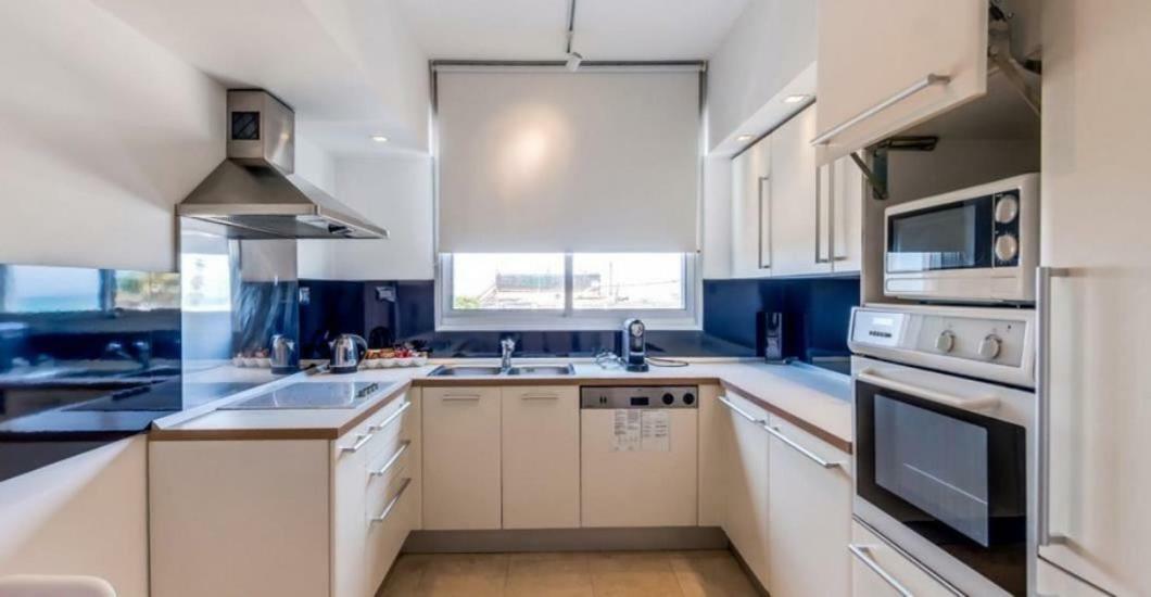 Beach Luxury Apartments And Suites Тел Авив Екстериор снимка